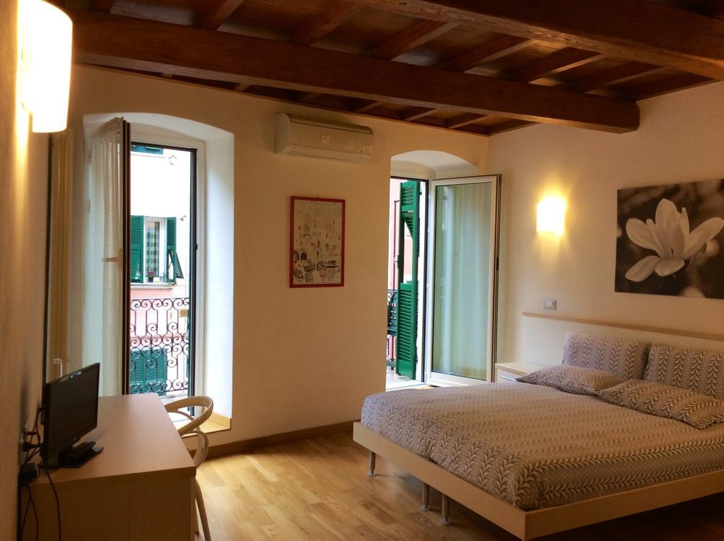 La Dolce Vita Riomaggiore Bilik gambar